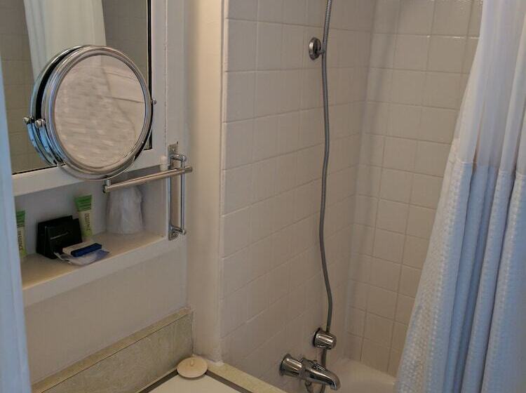 غرفة قياسية, Nevada & Gambling Hall