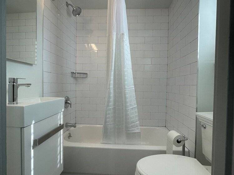 جناح عائلي, Nevada & Gambling Hall