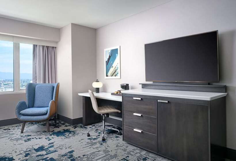 Номер Стандарт, The Starling Atlanta Midtown, Curio Collection By Hilton