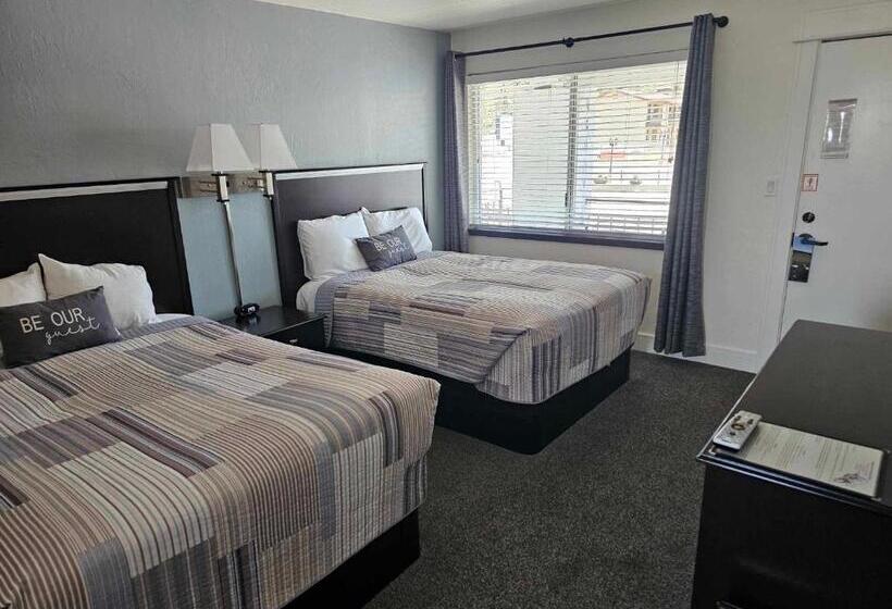 Номер Стандарт 2 Двуспальные Кровати, El Rancho Motel