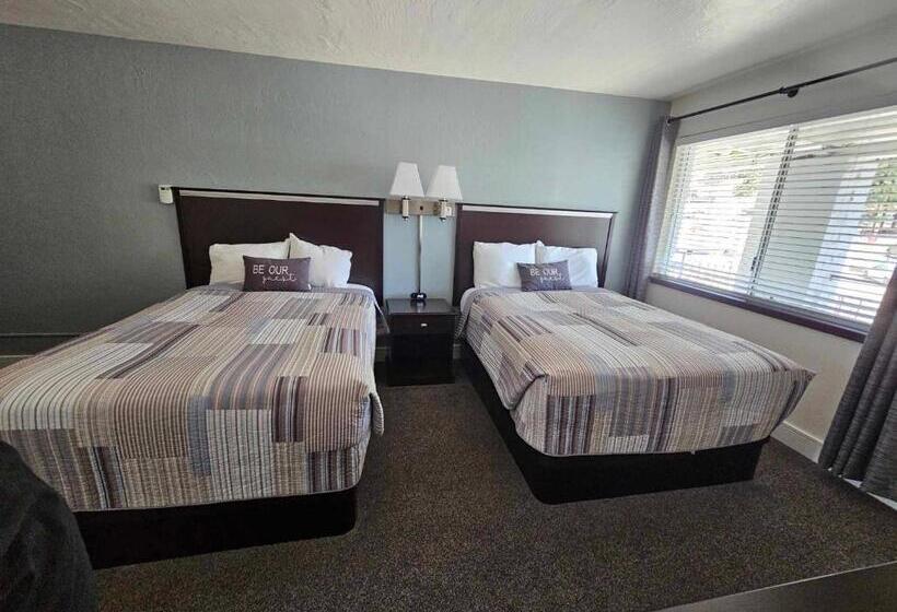 Номер Стандарт 2 Двуспальные Кровати, El Rancho Motel