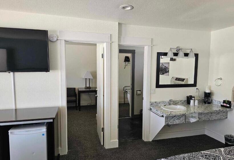 Семейный Номер Deluxe, El Rancho Motel