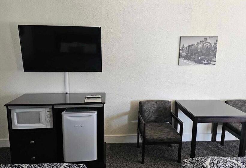 Номер Deluxe, El Rancho Motel