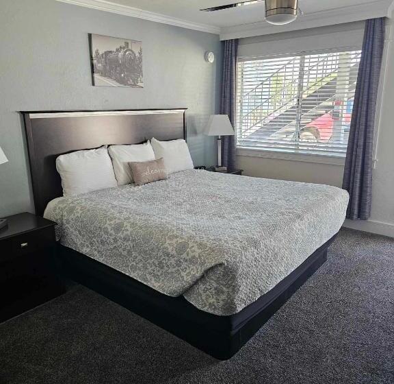 Номер Deluxe Кровать Кинг, El Rancho Motel