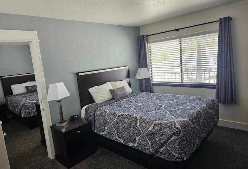 Семейный Номер Deluxe, El Rancho Motel