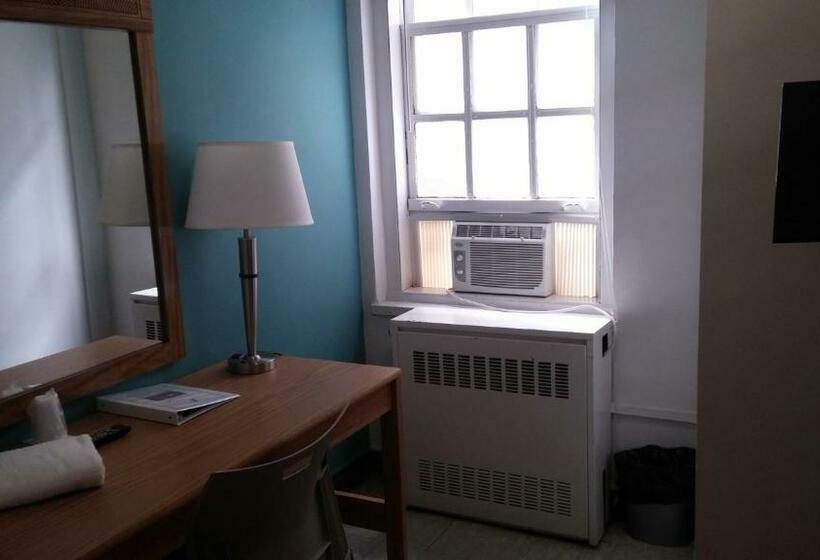 اتاق استاندارد یک تخته با سرویس بهداشتی مشترک, West Side Ymca