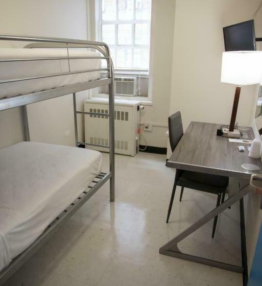 اتاق استاندارد با تختخواب دوطبقه و حمام مشترک, West Side Ymca