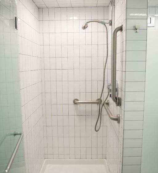 اتاق استاندارد با تختخواب دوطبقه و حمام مشترک, West Side Ymca