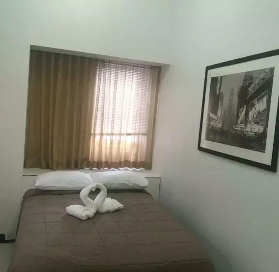 اتاق استاندارد با سرویس بهداشتی مشترک, West Side Ymca