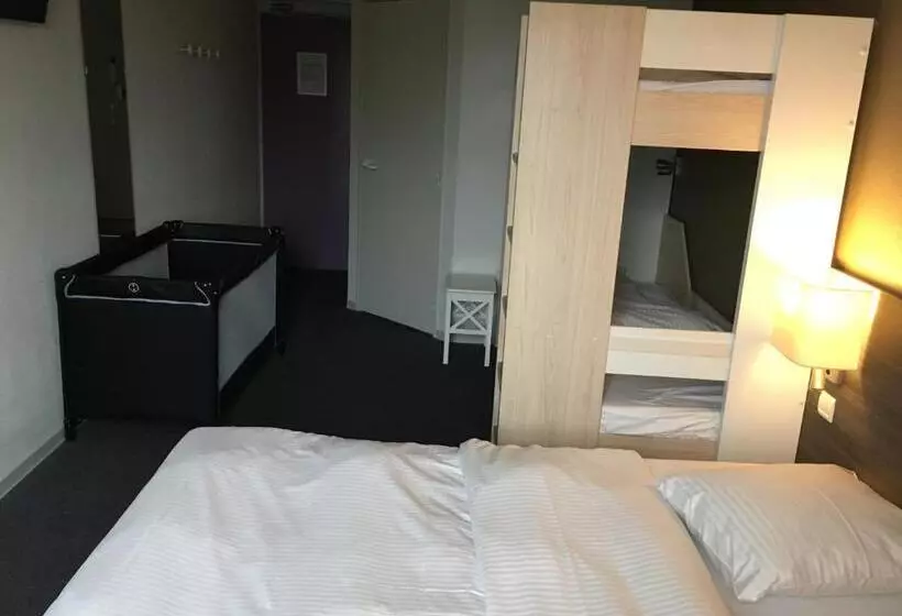 ファミリールーム, Als Hôtel