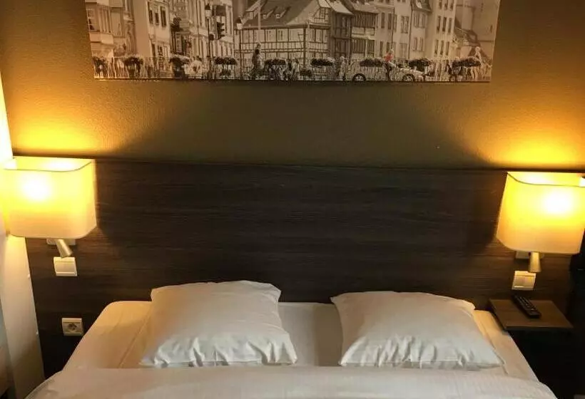 ファミリールーム, Als Hôtel