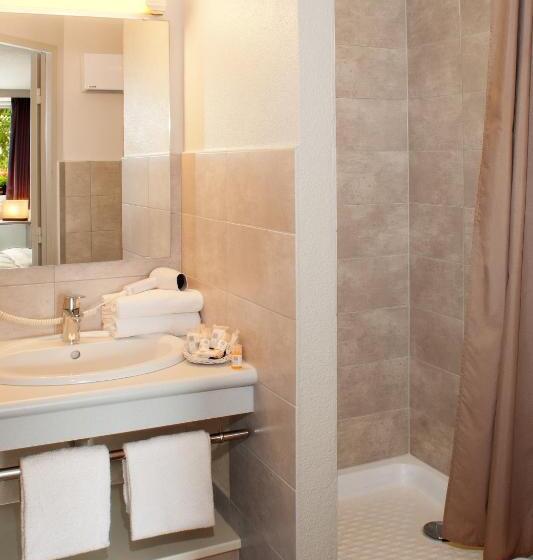 Номер Стандарт, Als Hôtel