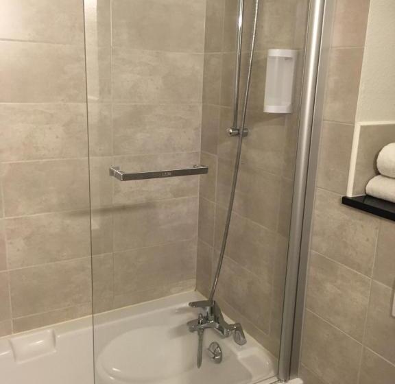 Номер Стандарт, Als Hôtel