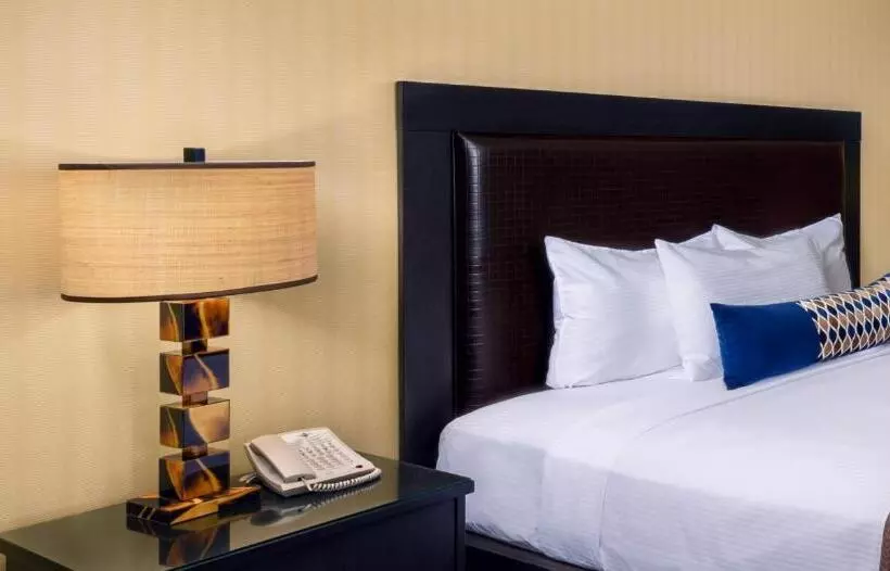 اتاق لوکس با تخت دو نفره بزرگ, Boulder Station Hotel & Casino