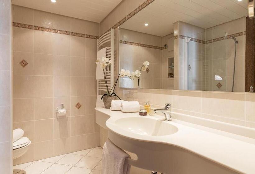 Номер Superior с Балконом, Europa Suites St Moritz