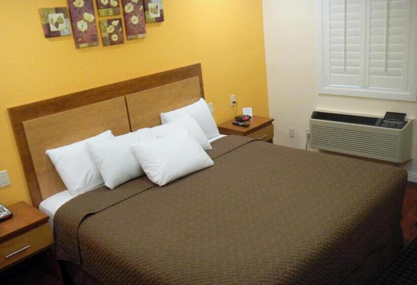 스탠다드 룸 킹사이즈 침대, Fairbridge Inn & Suites Gateway To Yosemite