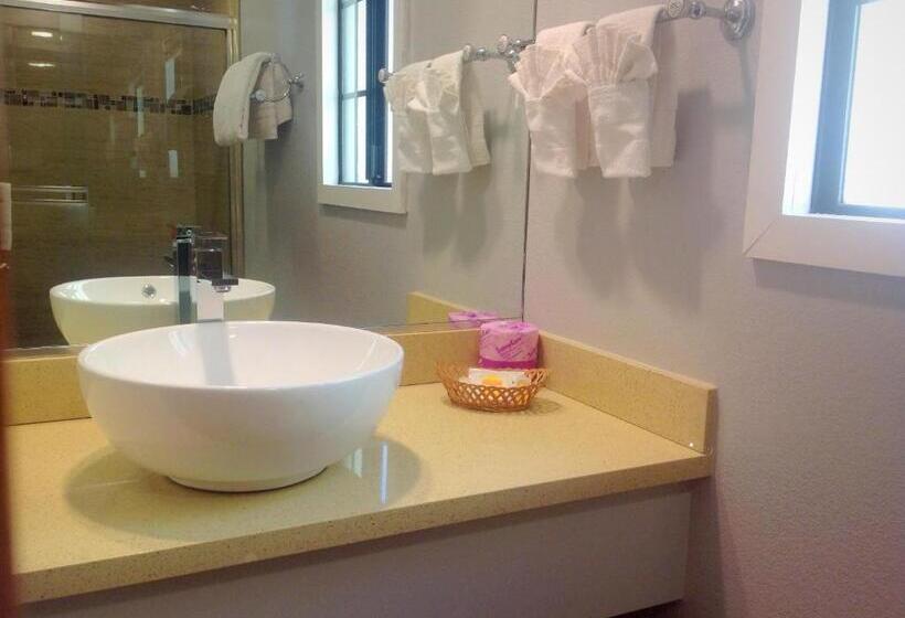 غرفه قياسيه سريرين مزدوجين, Fairbridge Inn & Suites Gateway To Yosemite