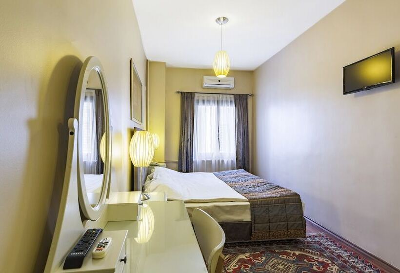 اتاق استاندارد سه نفره, Fehmi Bey