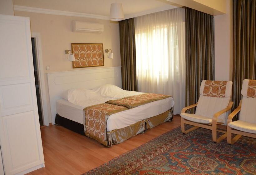 اتاق خانوادگی, Fehmi Bey