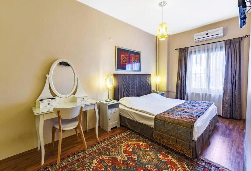 اتاق استاندارد سه نفره, Fehmi Bey