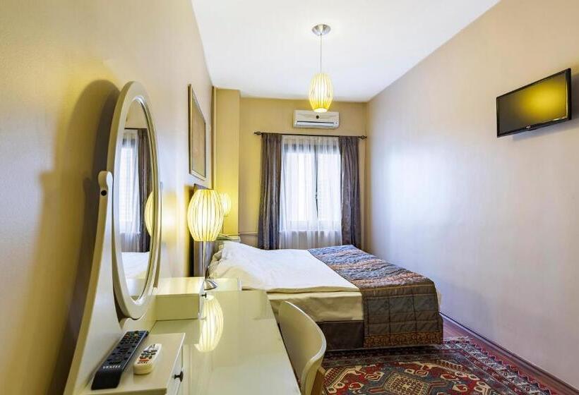 اتاق استاندارد سه نفره, Fehmi Bey