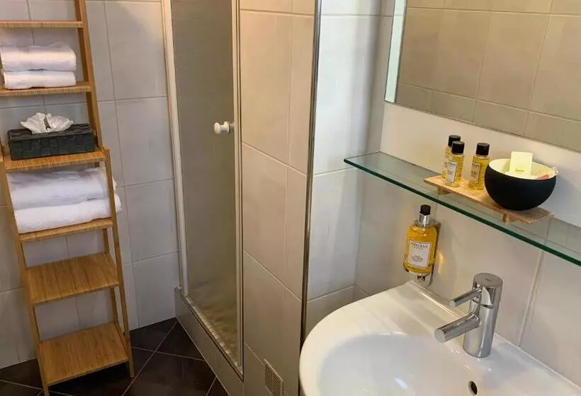 اتاق اکونومی, L Auberge Alsacienne
