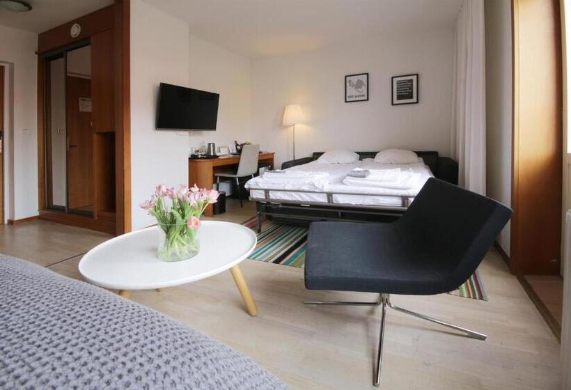 Superior-huone, L Conrad