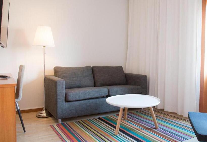 Superior-huone, L Conrad