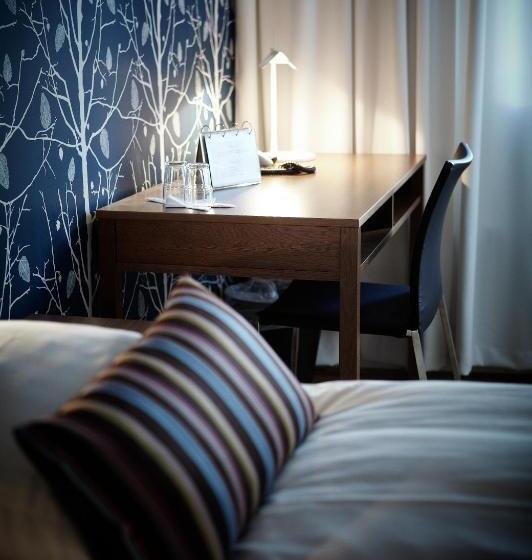 Standard Yhden Hengen Huone, L Conrad