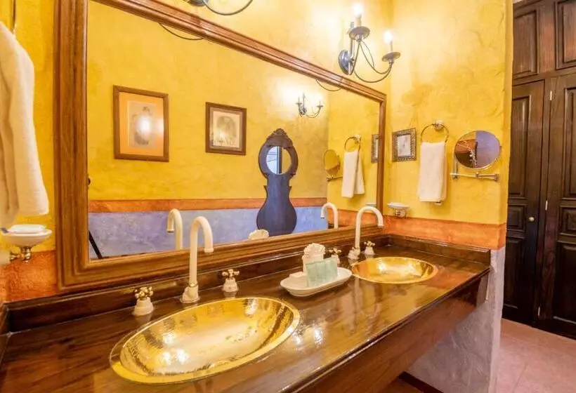 اتاق لوکس با تخت بزرگ, Quinta Las Acacias Hotel Boutique