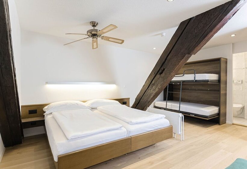5人标间, Roesli Guest House