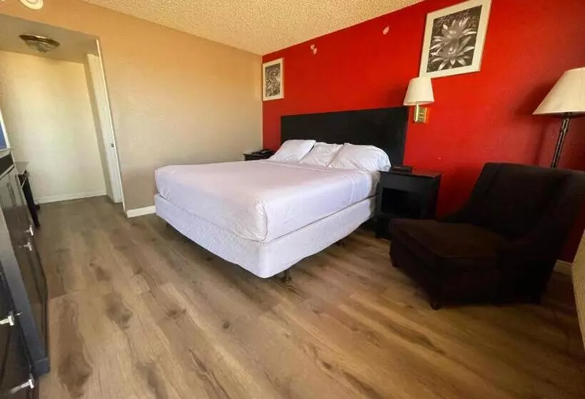 اتاق استاندارد با تخت بزرگ برای معلولان, Travelodge By Wyndham Imperial El Centro