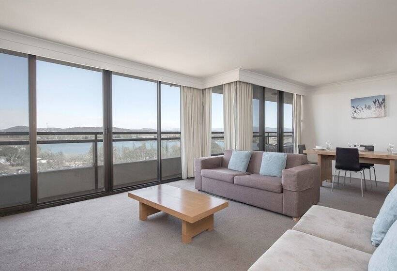 침실 2개 아파트, Breakfree Capital Tower Apartments