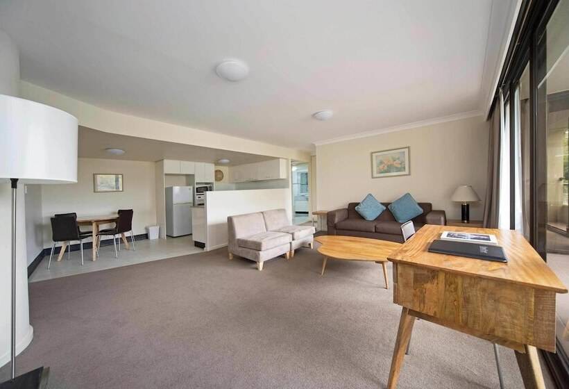 Апартаменты 1 Спальня, Breakfree Capital Tower Apartments