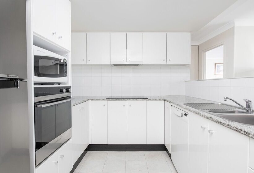 Апартаменты 1 Спальня, Breakfree Capital Tower Apartments