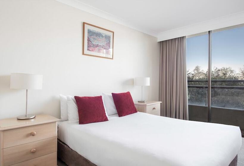 Апартаменты 1 Спальня, Breakfree Capital Tower Apartments