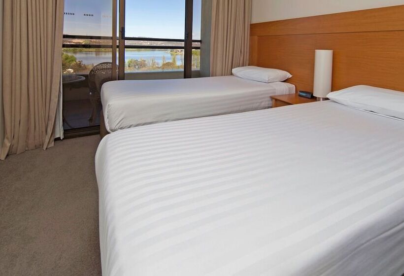 Апартаменты 2 Спальни, Breakfree Capital Tower Apartments