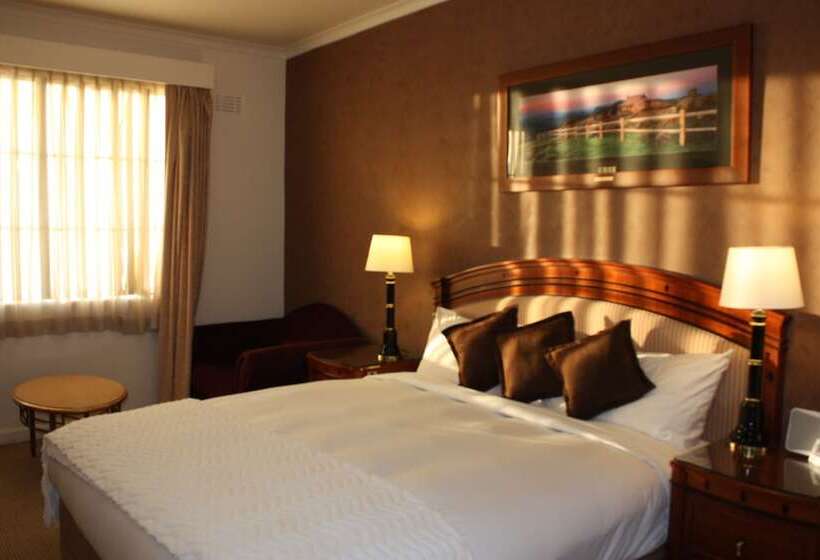 اتاق لوکس, Country Plaza Motel