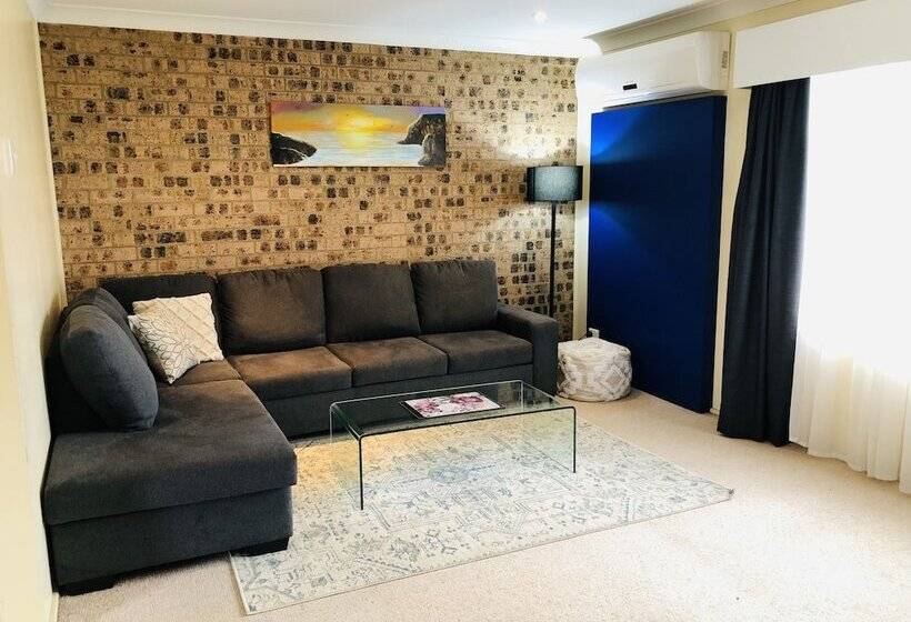 דירת אקזקיוטיב 2 חדרים, Avaleen Lodge Motor Inn