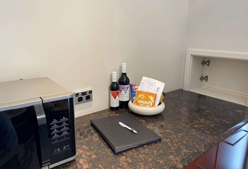 Номер Deluxe, Best Western Plus All Settlers Motor Inn