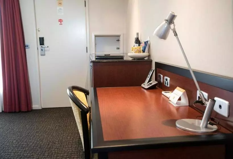 اتاق لوکس با تخت بزرگ, Best Western Plus All Settlers Motor Inn