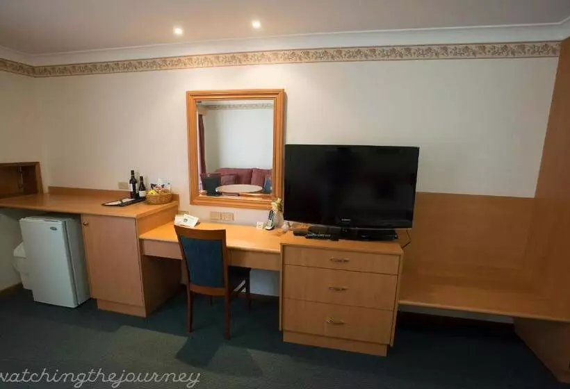 اتاق سوپریور با تخت بزرگ, Best Western Plus All Settlers Motor Inn