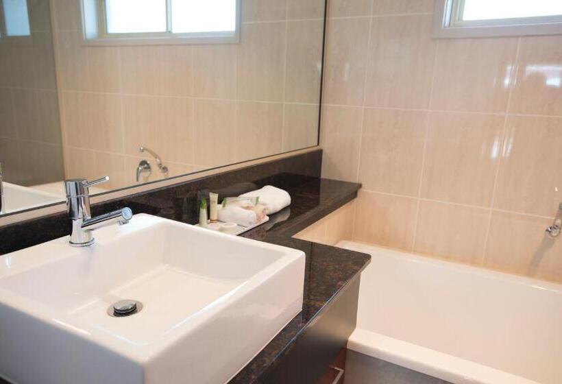 سوئیت مدیریتی 2 خوابه, Best Western Plus All Settlers Motor Inn