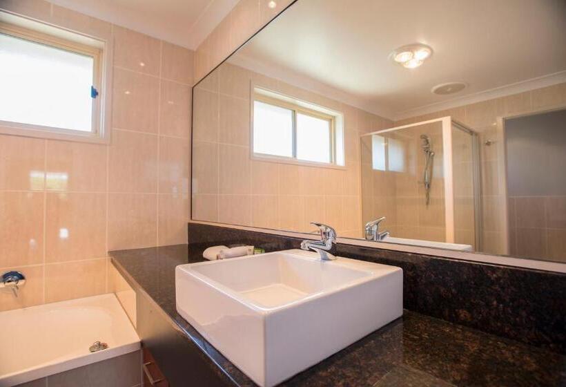 سوئیت مدیریتی 2 خوابه, Best Western Plus All Settlers Motor Inn