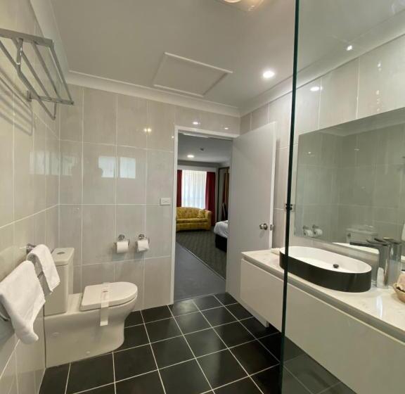 سوئیت مدیریتی 2 خوابه, Best Western Plus All Settlers Motor Inn