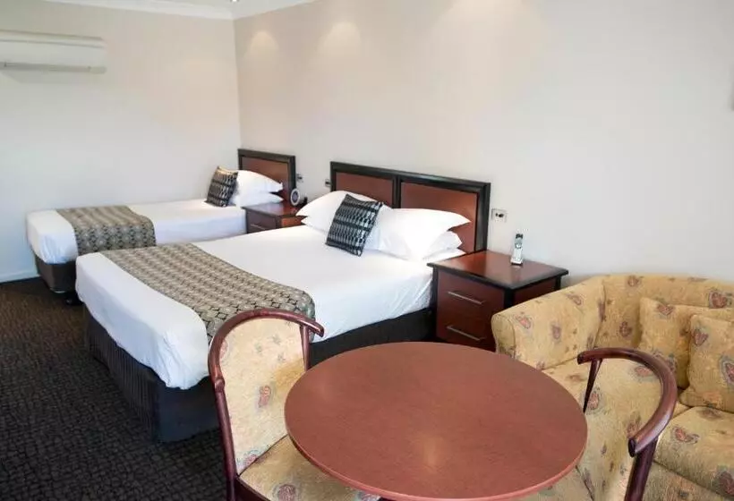 اتاق سوپریور با وان آب گرم, Best Western Plus All Settlers Motor Inn