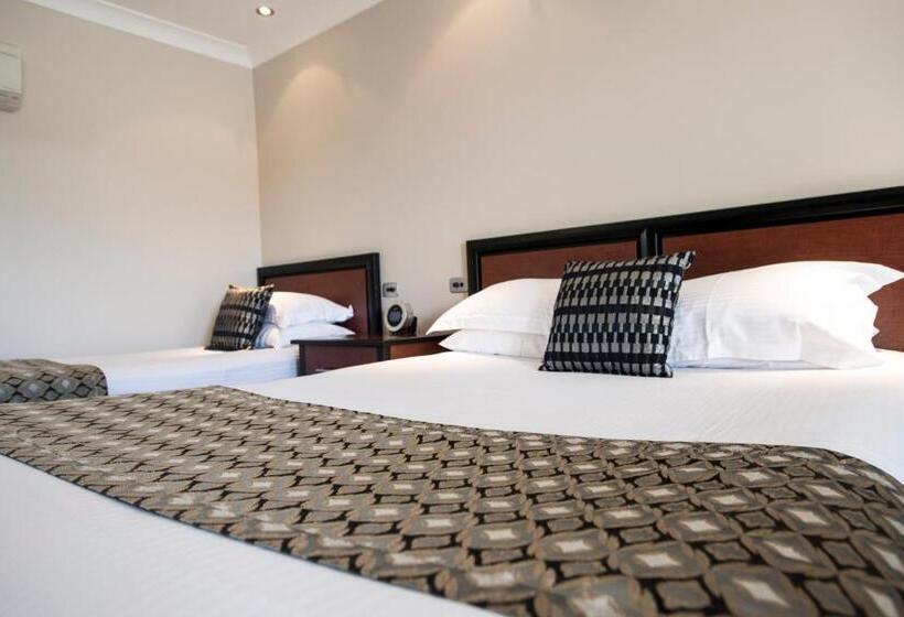 اتاق سوپریور با وان آب گرم, Best Western Plus All Settlers Motor Inn