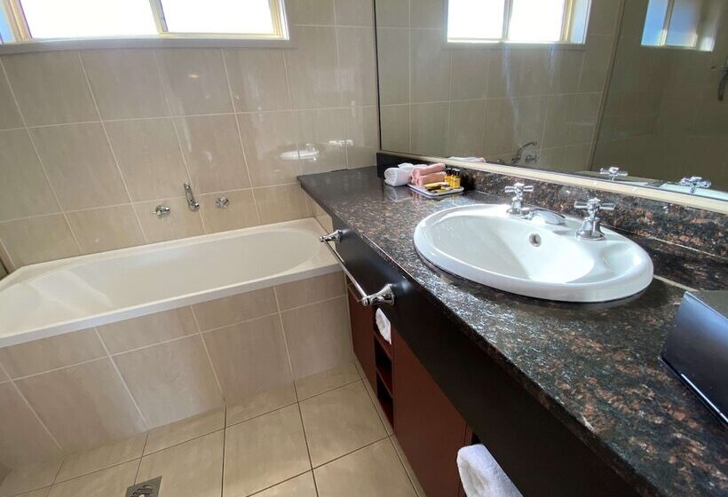 Номер Deluxe, Best Western Plus All Settlers Motor Inn