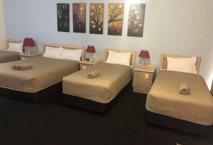 اتاق خانوادگی, Countryman Motor Inn Cowra