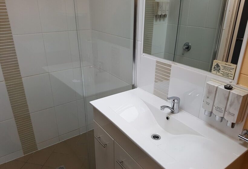 اتاق خانوادگی, Y Motels Rockhampton